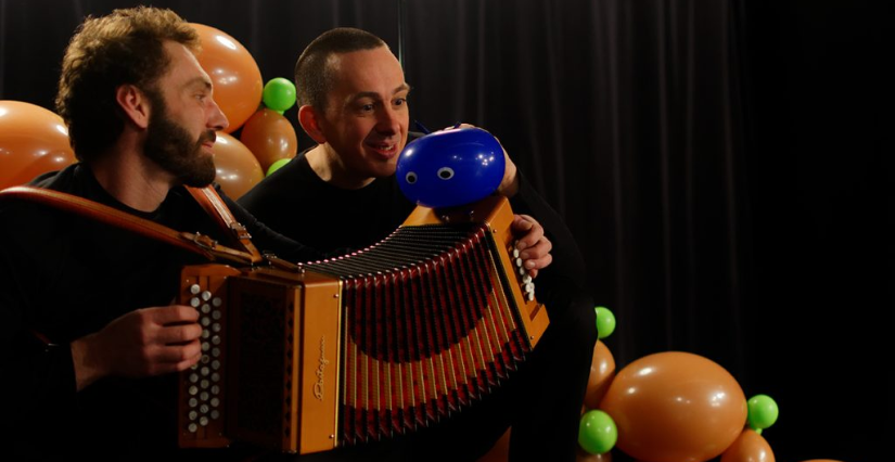 Spectacle "Petit Bleu et Petit Jaune !" à la Barraca Zem à Lille