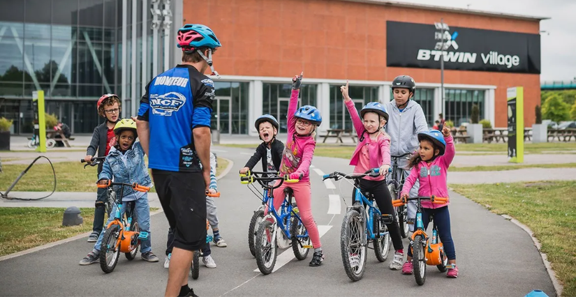Stage de vélo "Biclou" avec MCF au B'Twin Village à Lille 