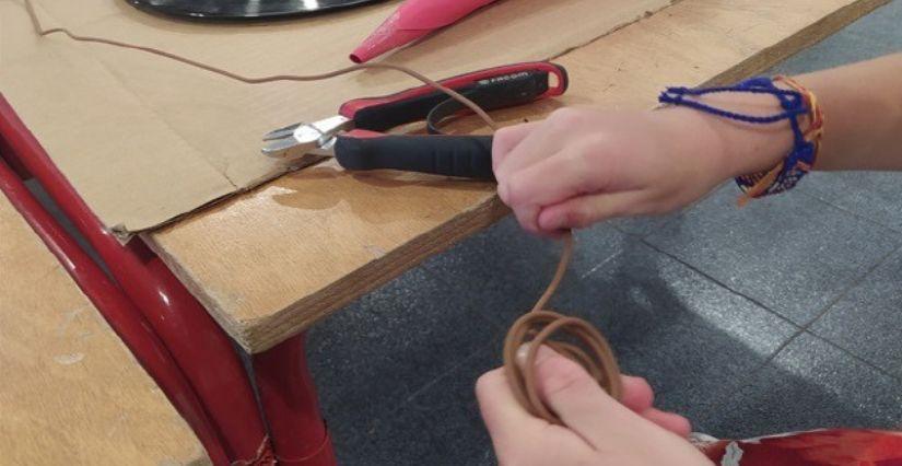 Atelier "Fabrique ton instrument!" à l'Écomusée de l'Avesnois à Fourmies Atelier "Fabrique ton instrument!" à l'Écomusée de l'Avesnois à Fourmies