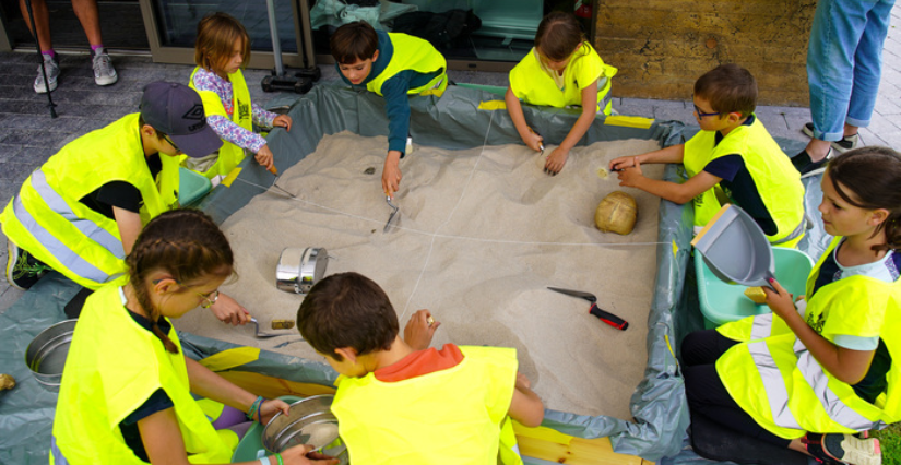 Atelier de Fouilles Archéologiques pour les Journées Européennes de l'Archéologie au musée de la bataille de Fromelles