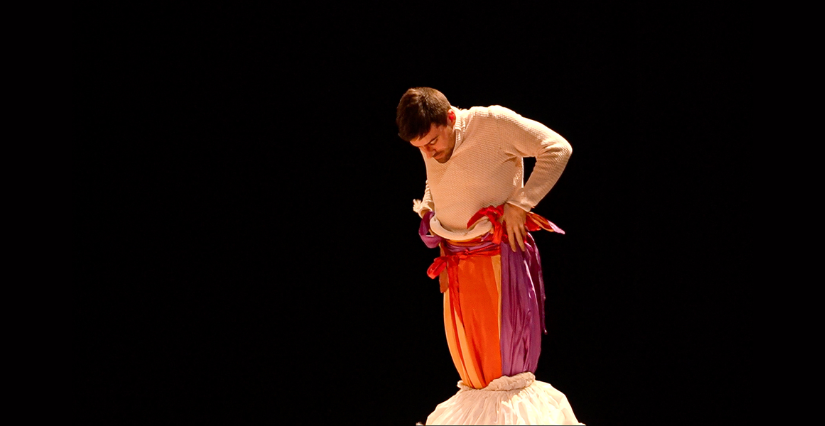 Spectacle de danse et théâtre d'objet "L’envers du/des corps" à la Barraca Zem à Lille